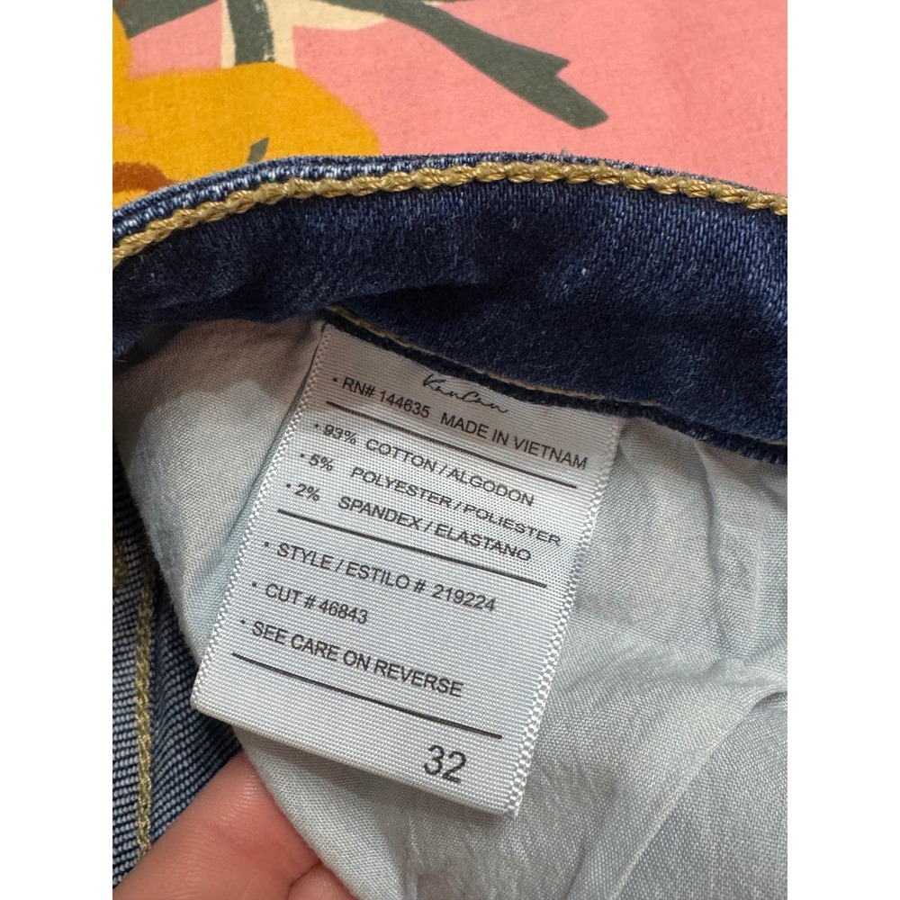 KanCan Maurices Womens Dark Wash Distressed Cuffed Denim Jean Shorts Size 32 - Picture 3 of 4